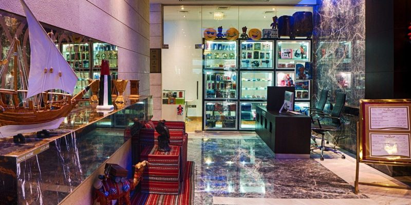 rose-park-hotel-al-barsha Living area